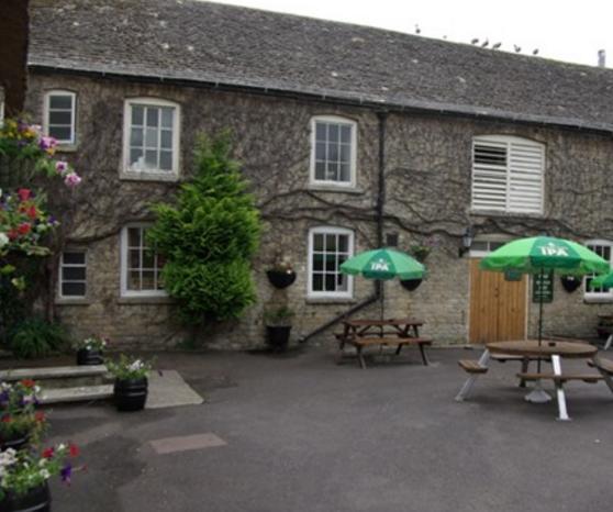 The Bell Inn Ducklington Экстерьер фото